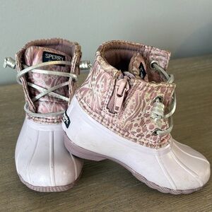 Sperry Kids Light Purple Patterned Boots